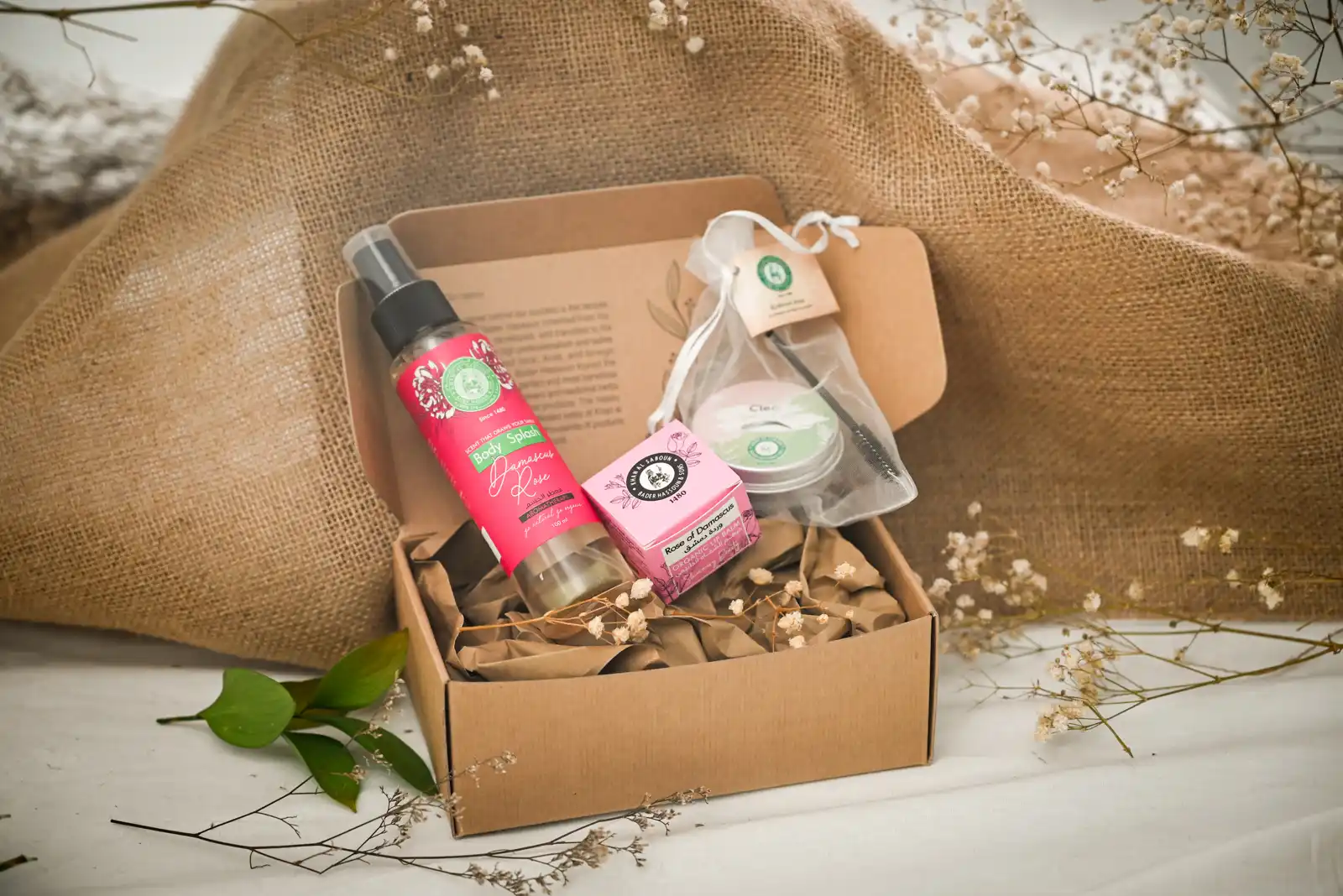 صندوق الزهور المتفتّحة 🌸