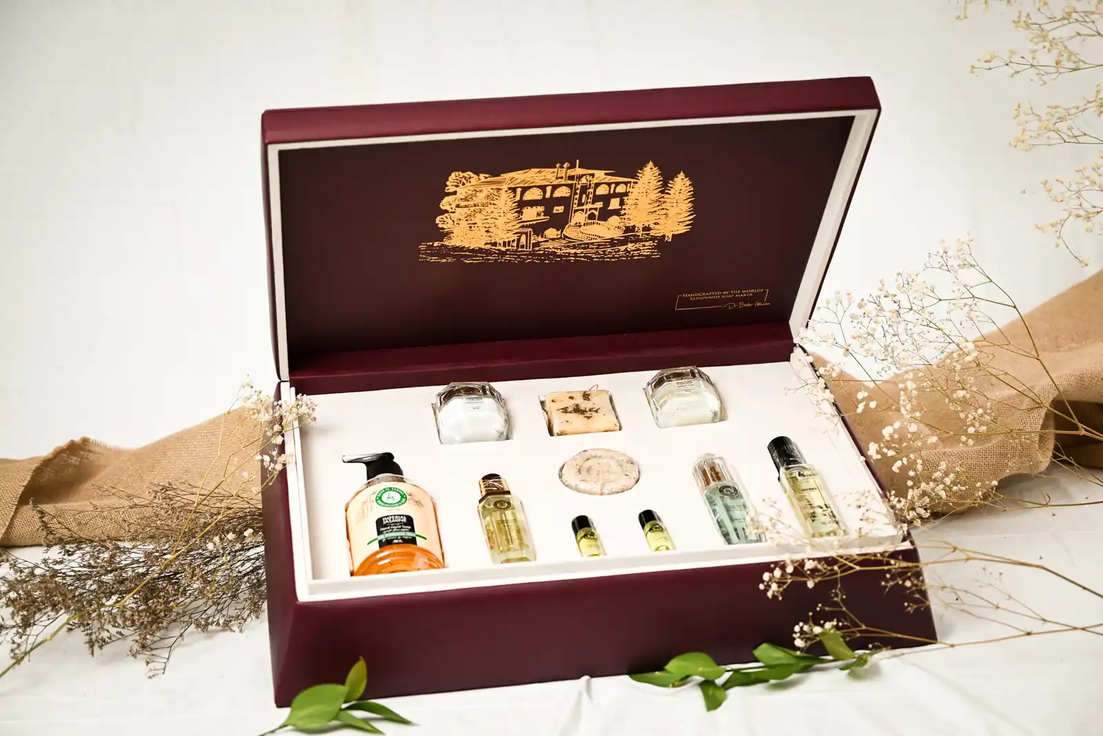 علبة جلد فاخرة – باللون الأحمر