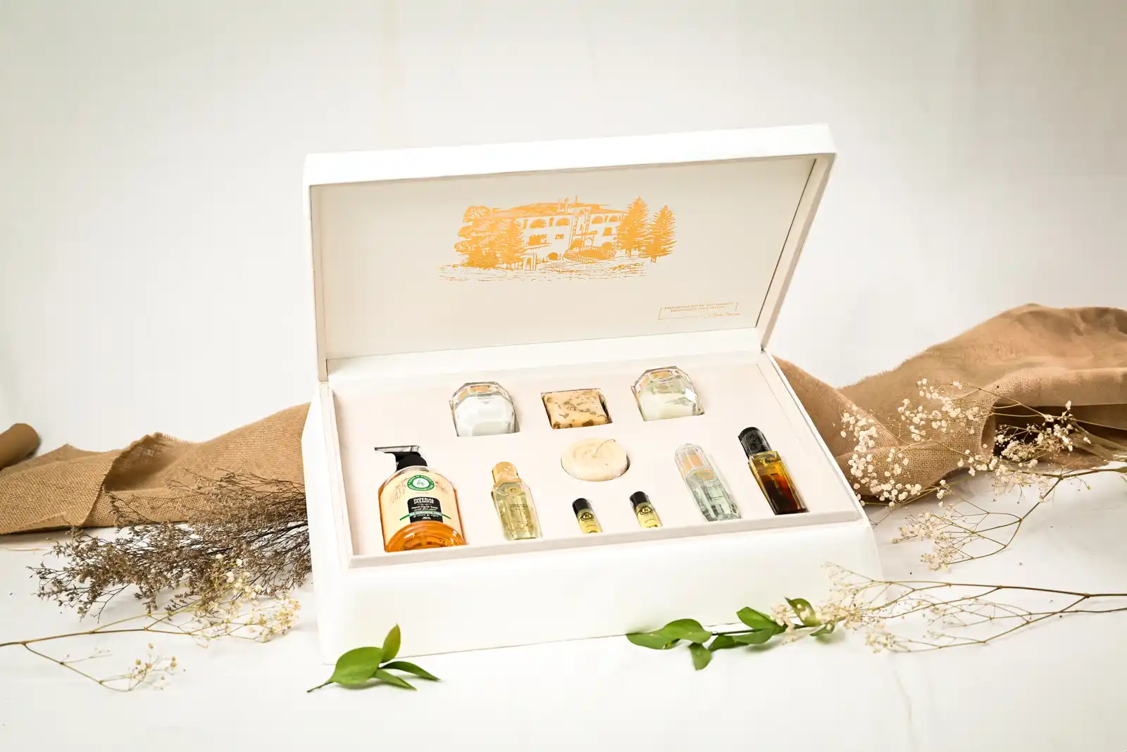 علبة الجلد الفاخرة – بيضاء