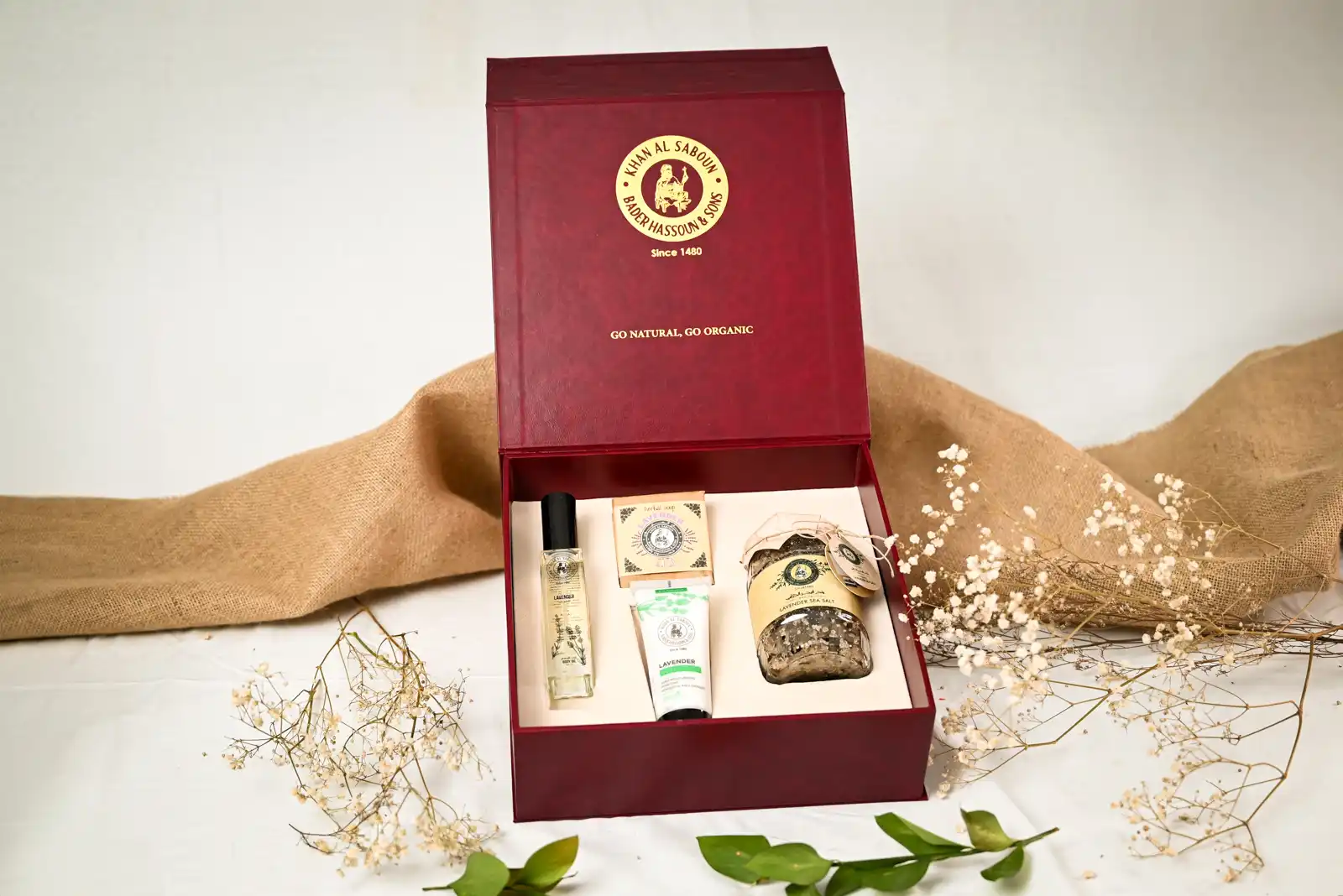 العلبة الخشبية المغناطيسية – حمراء